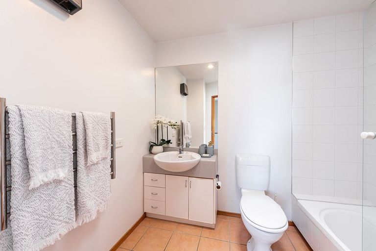 Photo of property in 40b Picton Avenue, Riccarton, Christchurch, 8011