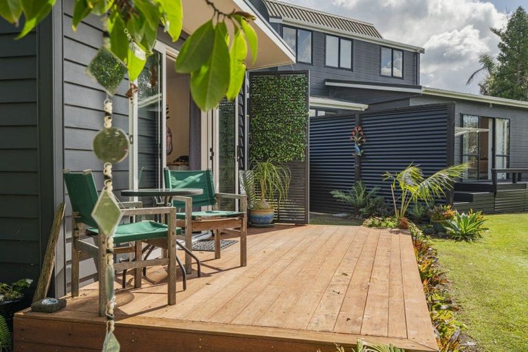 Photo of property in 10 Impala Place, Whitianga, 3510