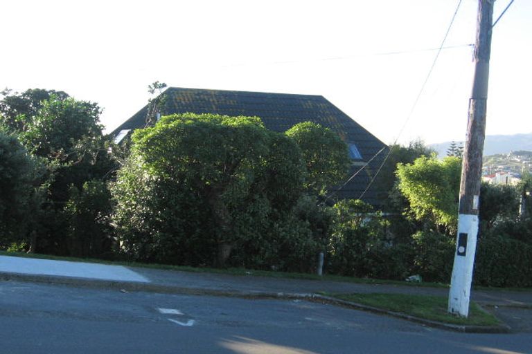 Photo of property in 4 Pikarere Street, Titahi Bay, Porirua, 5022