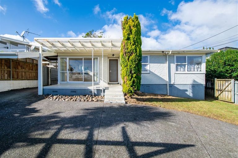 Photo of property in 68 Vodanovich Road, Te Atatu South, Auckland, 0610