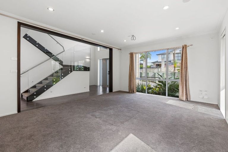 Photo of property in 6 Sauvignon Avenue, Ranui, Auckland, 0612