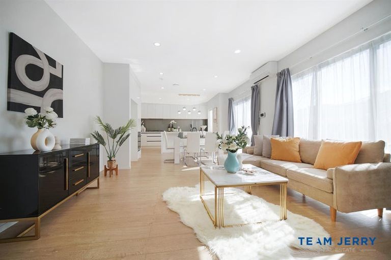 Photo of property in 76 Donegal Park Drive, Flat Bush, Auckland, 2019
