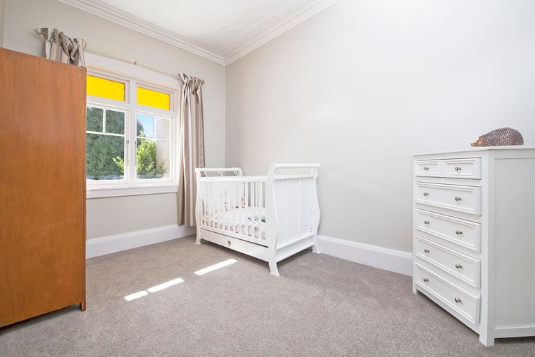 Photo of property in 2 Rewa Street, New Lynn, Auckland, 0600