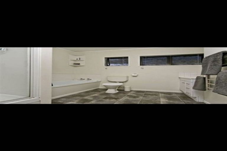Photo of property in 13 King Richard Place, Browns Bay, Auckland, 0630