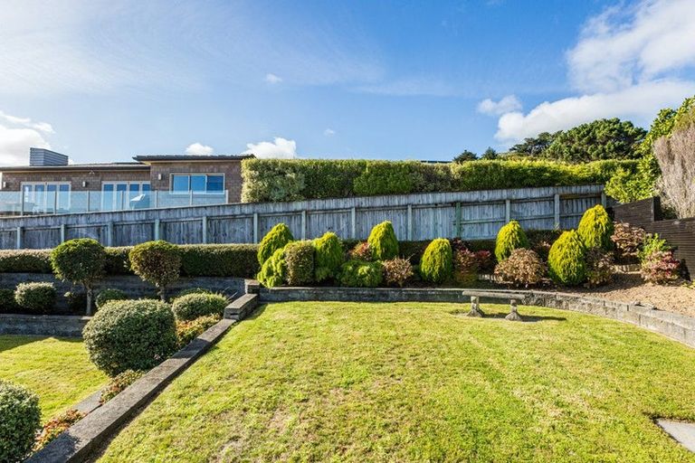 Photo of property in 6 The Fjord, Aotea, Porirua, 5024