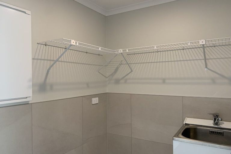 Photo of property in 3/2 Rangitamiro Place, Hobsonville, Auckland, 0616