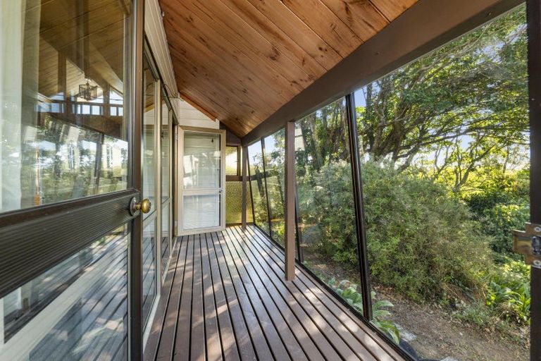 Photo of property in 14 Fairfax Terrace, Frankleigh Park, New Plymouth, 4310
