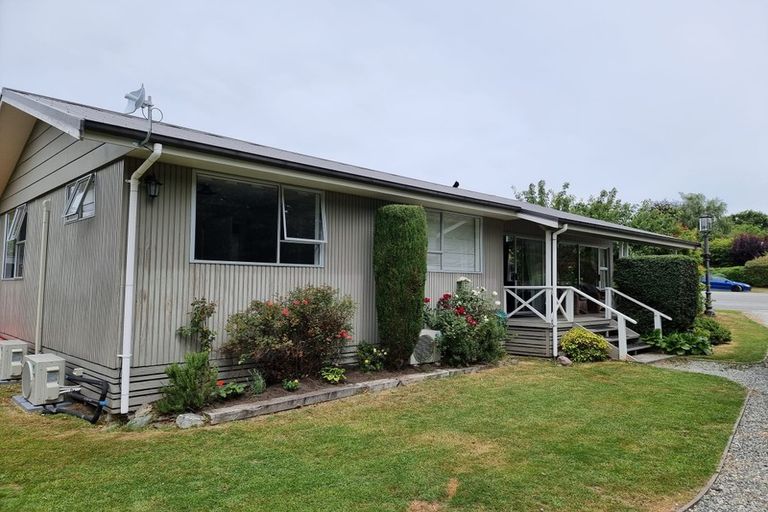 Photo of property in 3 Mckibbin Place, Arrowtown, 9302
