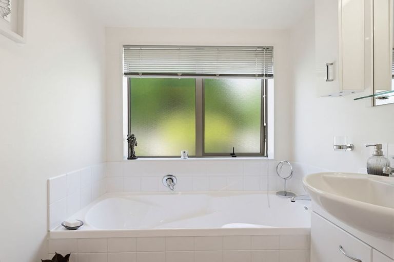 Photo of property in 16a Basley Road, Owhata, Rotorua, 3010