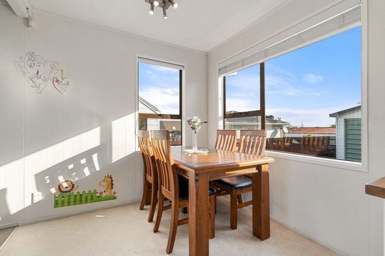 Photo of property in 440 Porchester Road, Randwick Park, Auckland, 2105