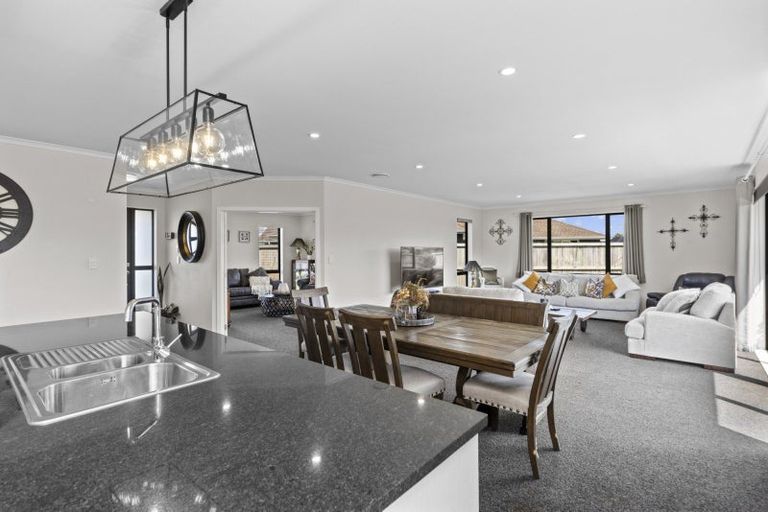 Photo of property in 16 Hehan Close, Cambridge, 3434