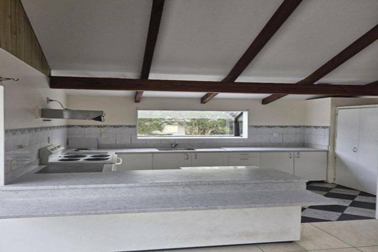 Photo of property in 36 Poplar Grove, Whalers Gate, New Plymouth, 4310