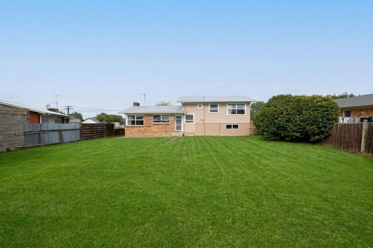 Photo of property in 24 Larnach Street, St Andrews, Hamilton, 3200
