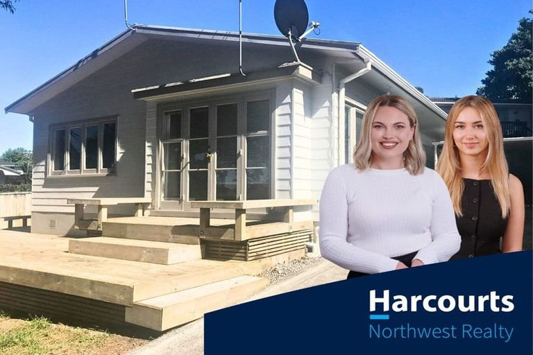 Photo of property in 1a Truscott Place, West Harbour, Auckland, 0618