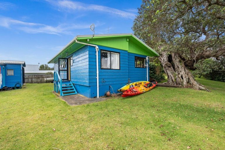 Photo of property in 10 Omutu Street, Oakura, Hikurangi, 0184
