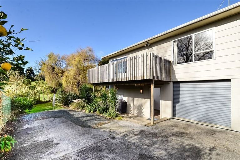 Photo of property in 2/11 Kahika Road, Birkdale, Auckland, 0626