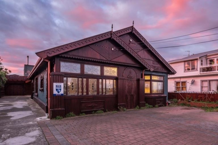 Photo of property in 28 Reef Street, Island Bay, Wellington, 6023