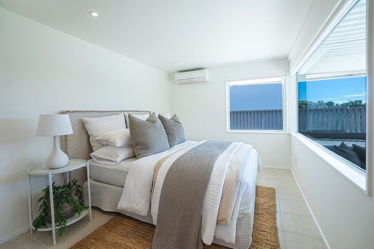 Photo of property in 42 Marellen Drive, Red Beach, 0932