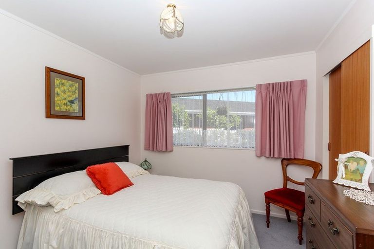 Photo of property in 48 Truby King Street, Merrilands, New Plymouth, 4312