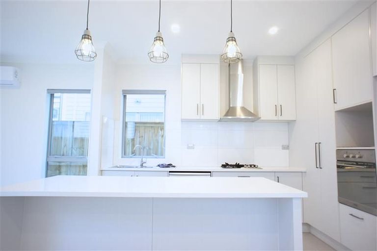 Photo of property in 3 Silvereye Road, Hobsonville, Auckland, 0616