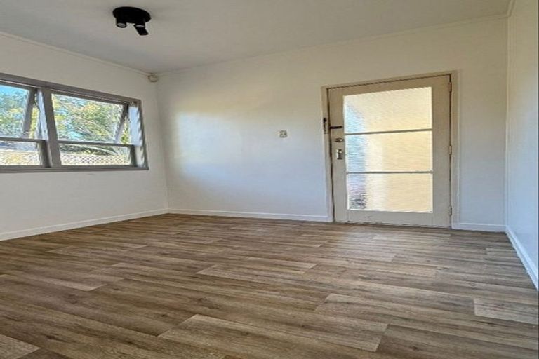 Photo of property in 18a Grove Road, Papakura, 2110