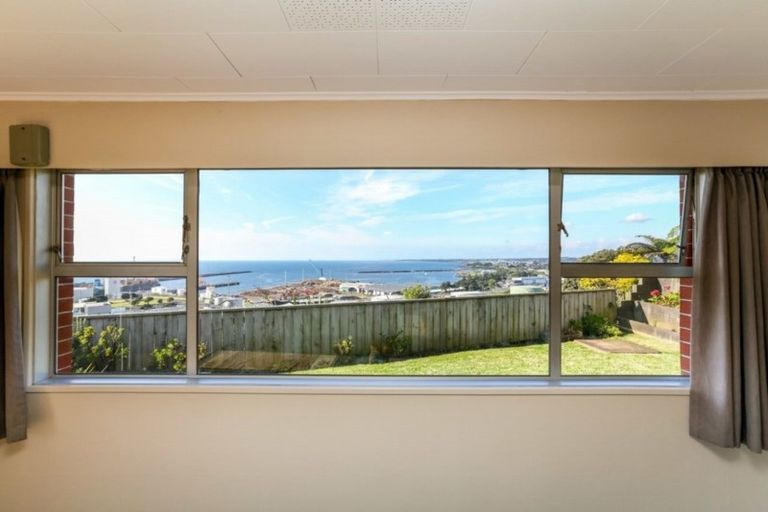 Photo of property in 1/1 Findlay Street, Moturoa, New Plymouth, 4310