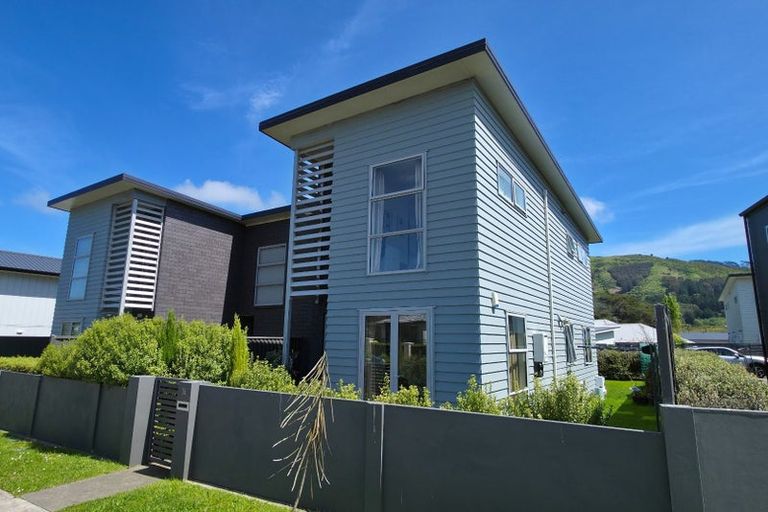 Photo of property in 36 Bluff Road, Kenepuru, Porirua, 5022