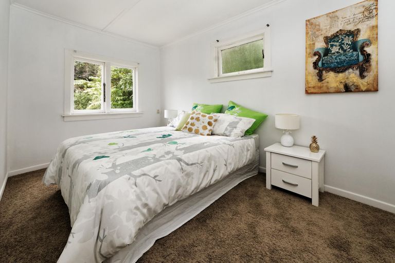 Photo of property in 749 South Titirangi Road, Titirangi, Auckland, 0604