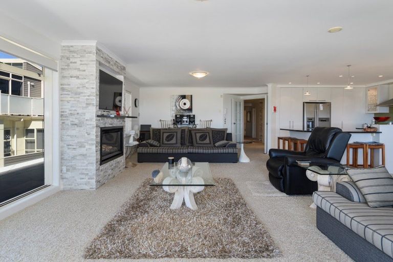 Photo of property in 45 Marine Parade, Mount Maunganui, 3116