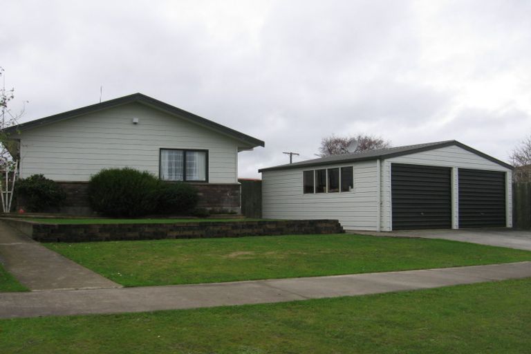 Photo of property in 146 Hillcrest Drive, Kelvin Grove, Palmerston North, 4414