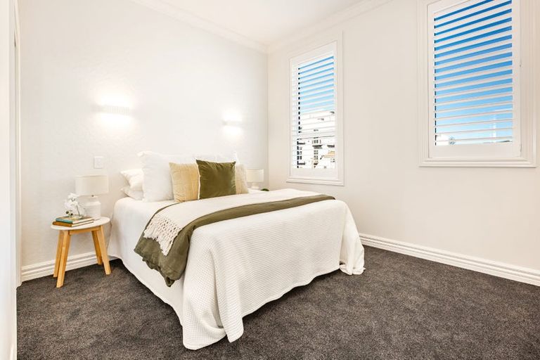 Photo of property in 2-4 Caroline Street, Mount Victoria, Wellington, 6011