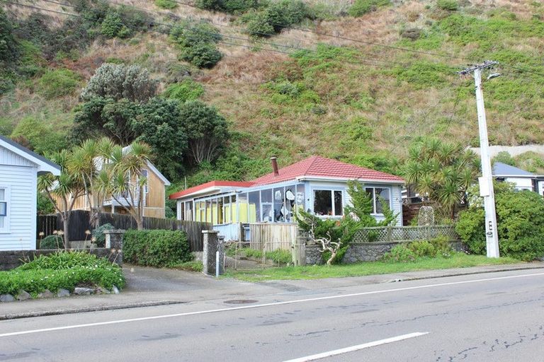 Photo of property in 47 Moa Point Road, Moa Point, Wellington, 6022