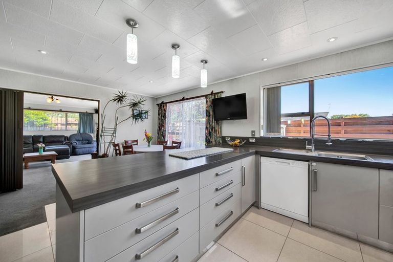 Photo of property in 44 Murray Avenue, Hawera, 4610