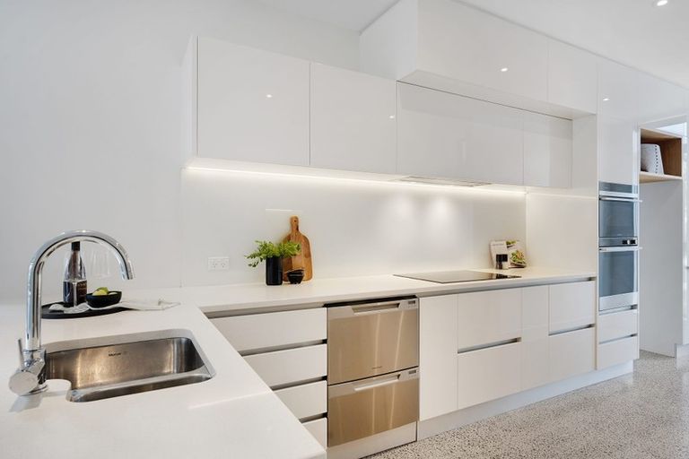 Photo of property in 13 Isitt Road, Hobsonville, Auckland, 0616