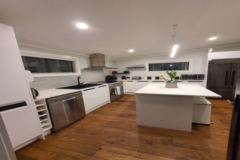 Photo of property in 42 Collins Street, Hawera, 4610