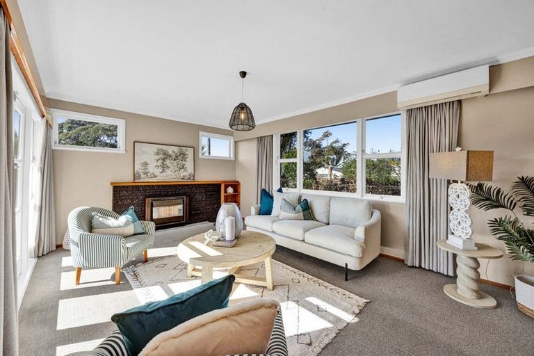 Photo of property in 211 Frankley Road, Frankleigh Park, New Plymouth, 4310