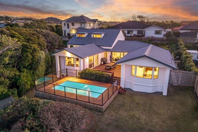Photo of property in 23 Samwell Drive, Whitby, Porirua, 5024