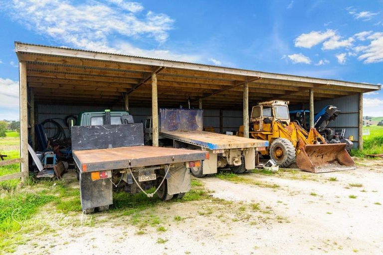 Photo of property in 32a Swamp Road, Mareretu, Maungaturoto, 0571