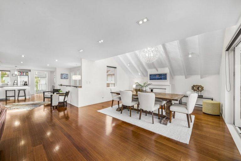 Photo of property in 20 King Edward Parade, Devonport, Auckland, 0624