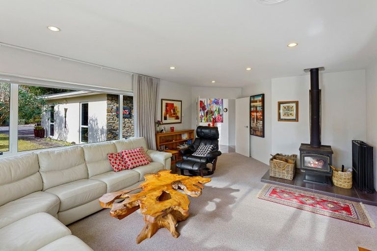 Photo of property in 19 Waitaheke Road, Te Horo, Otaki, 5581