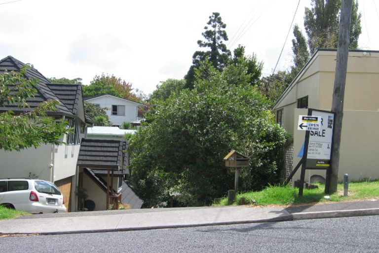 Photo of property in 1/15 Kenmure Avenue, Forrest Hill, Auckland, 0620
