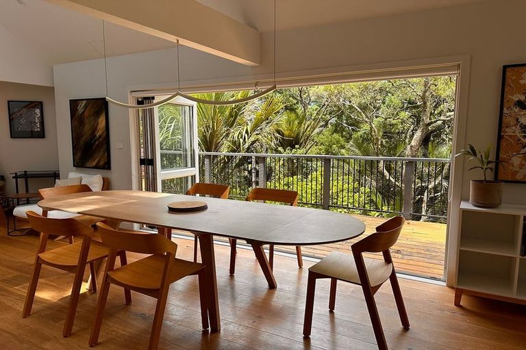 Photo of property in 61 Otitori Bay Road, Titirangi, Auckland, 0604