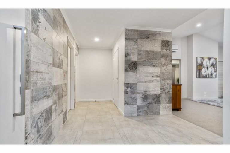 Photo of property in 278 Lakes Boulevard, Pyes Pa, Tauranga, 3112