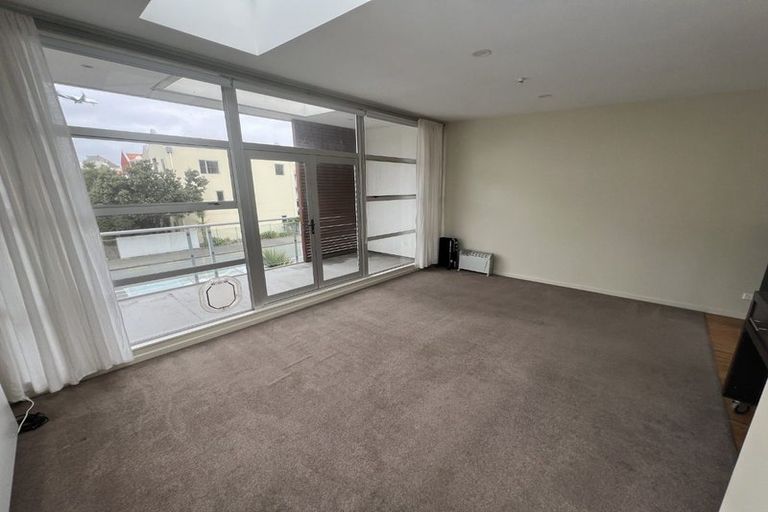 Photo of property in 306u1 Evans Bay Parade, Hataitai, Wellington, 6021