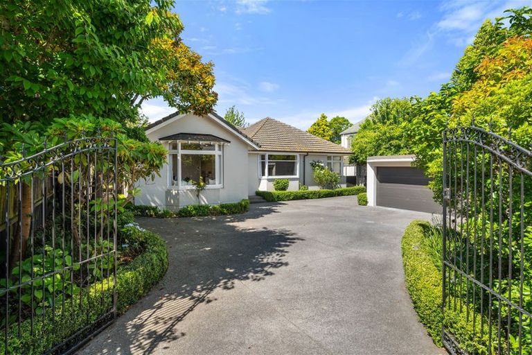Photo of property in 112 Hamilton Avenue, Ilam, Christchurch, 8041