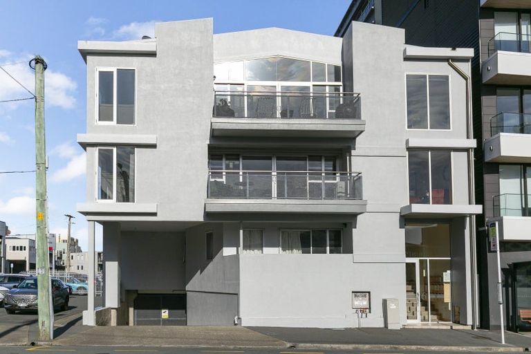 Photo of property in 3/6 Elizabeth Street, Mount Victoria, Wellington, 6011