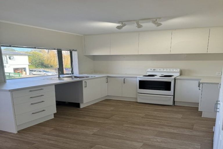 Photo of property in 9/19 Gardner Avenue, New Lynn, Auckland, 0600