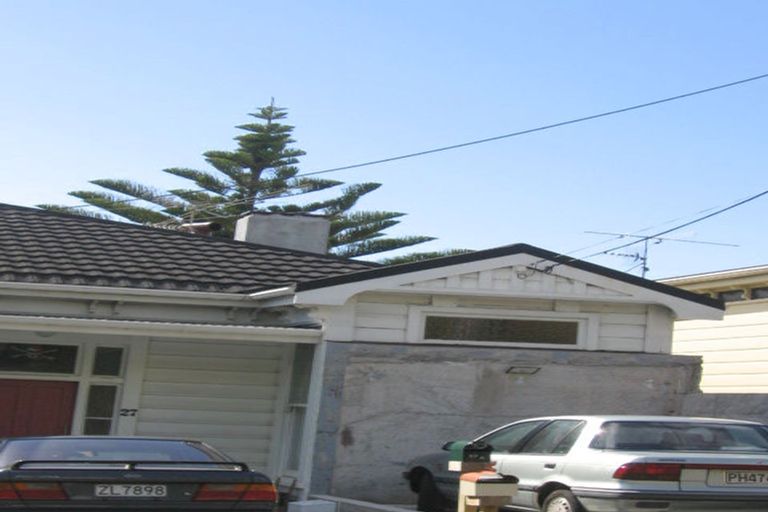 Photo of property in 27a Myrtle Crescent, Mount Cook, Wellington, 6021