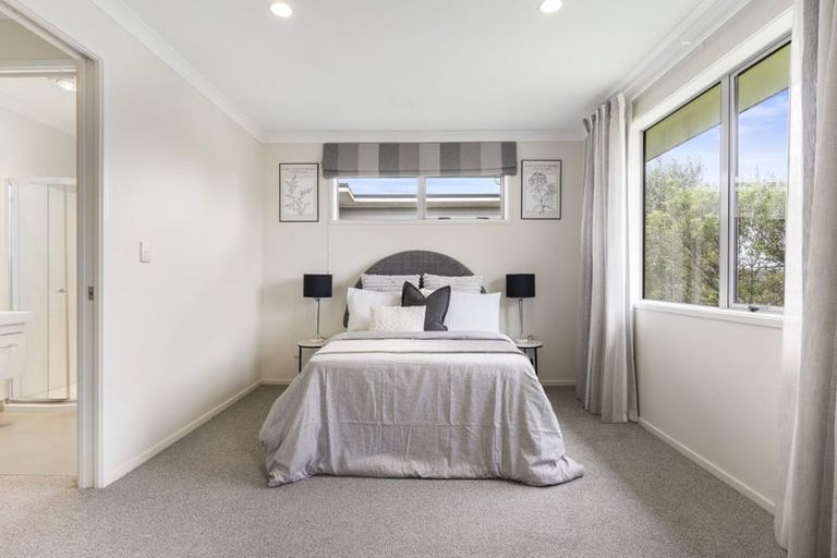 Photo of property in 5 Tee Point, Red Beach, 0932