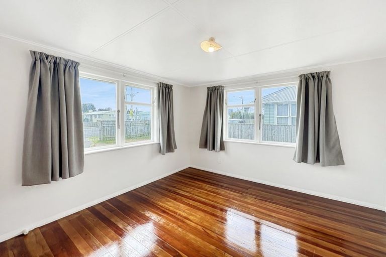 Photo of property in 163 Puriri Street, Castlecliff, Whanganui, 4501